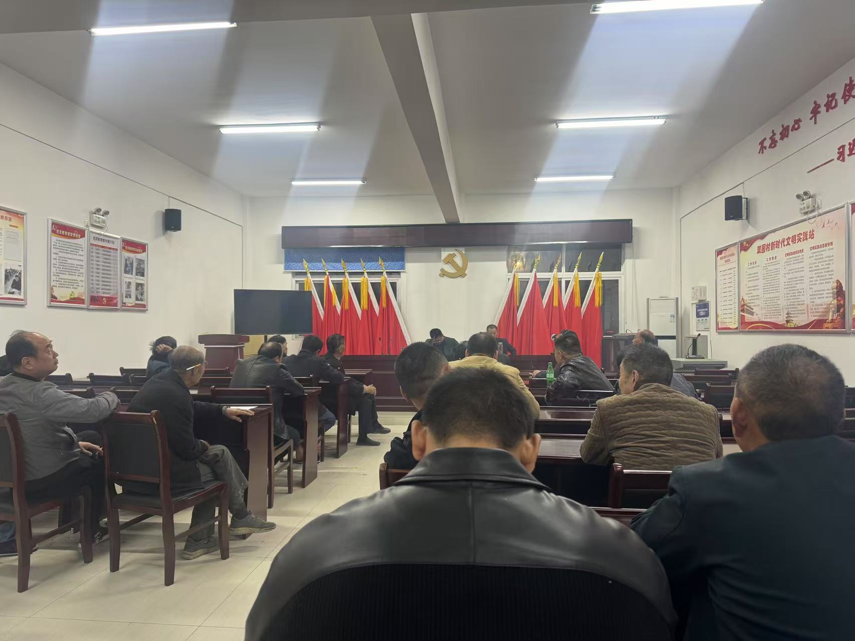 雙園村開展“技能培訓助農耕,知識入田促生產”農業技術知識科普知識講座