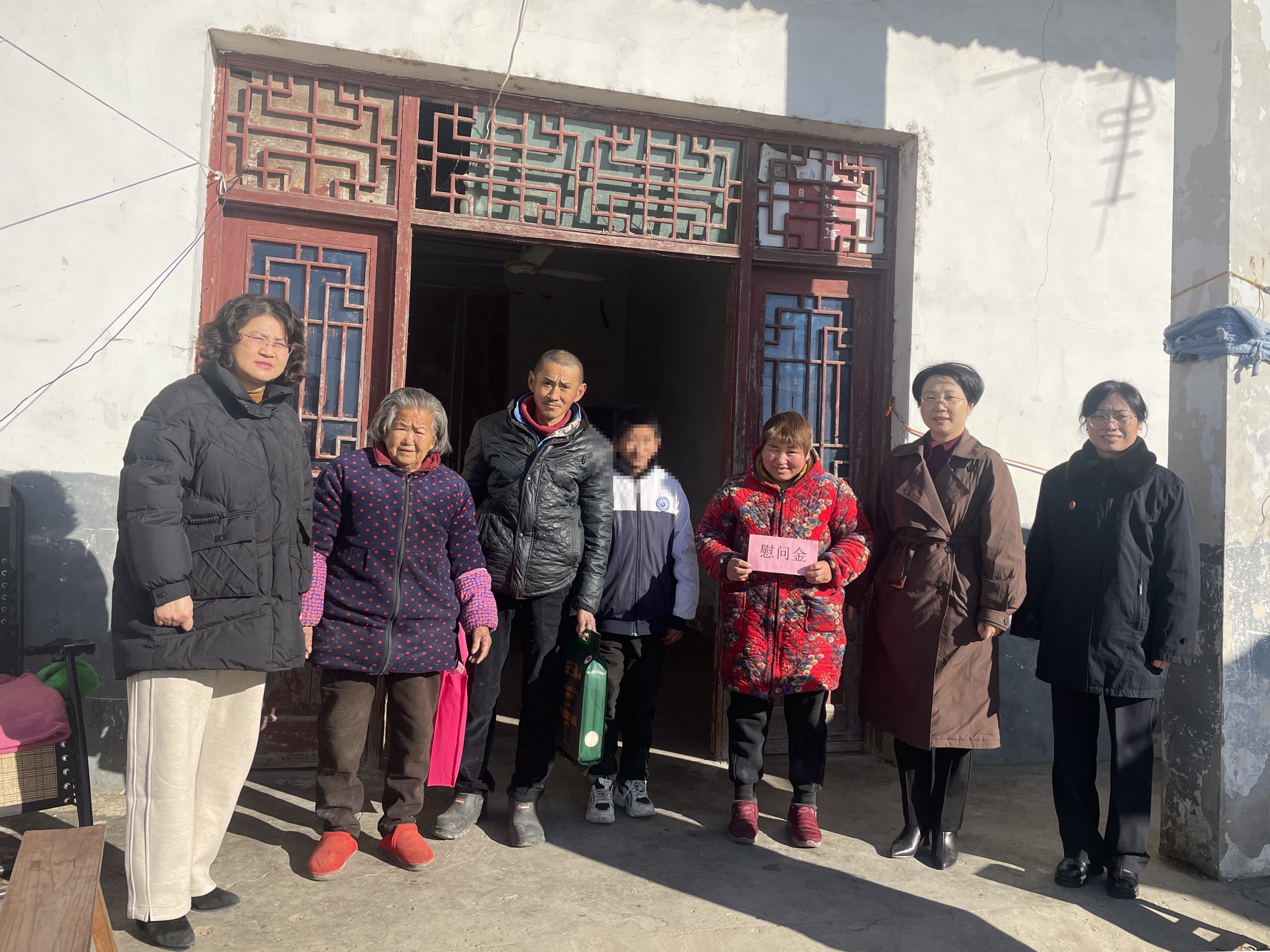 市婦聯聯合市檢察院節前慰問益民村困境兒童