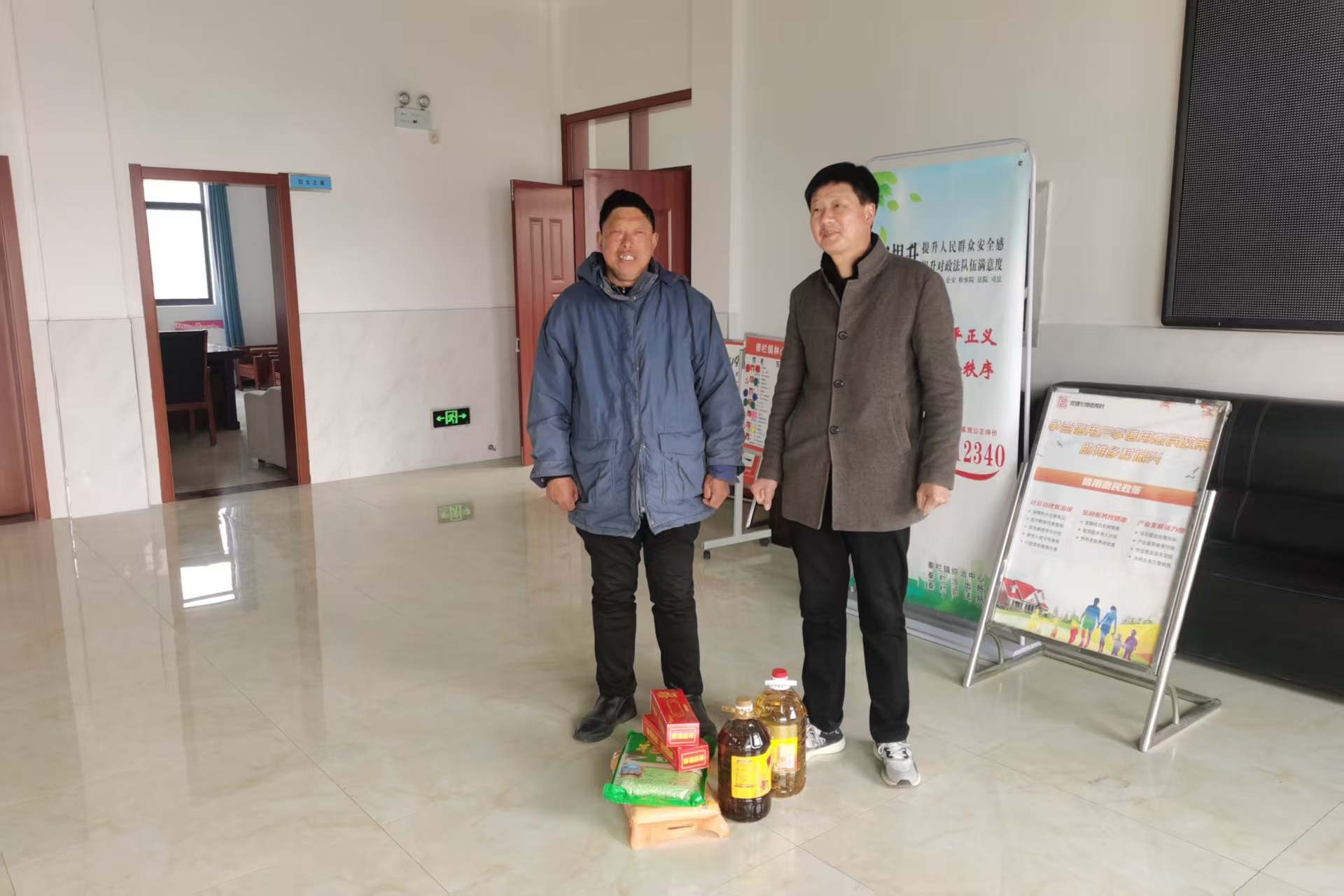 林山村開展春節前慰問義務兵家庭 情暖軍心