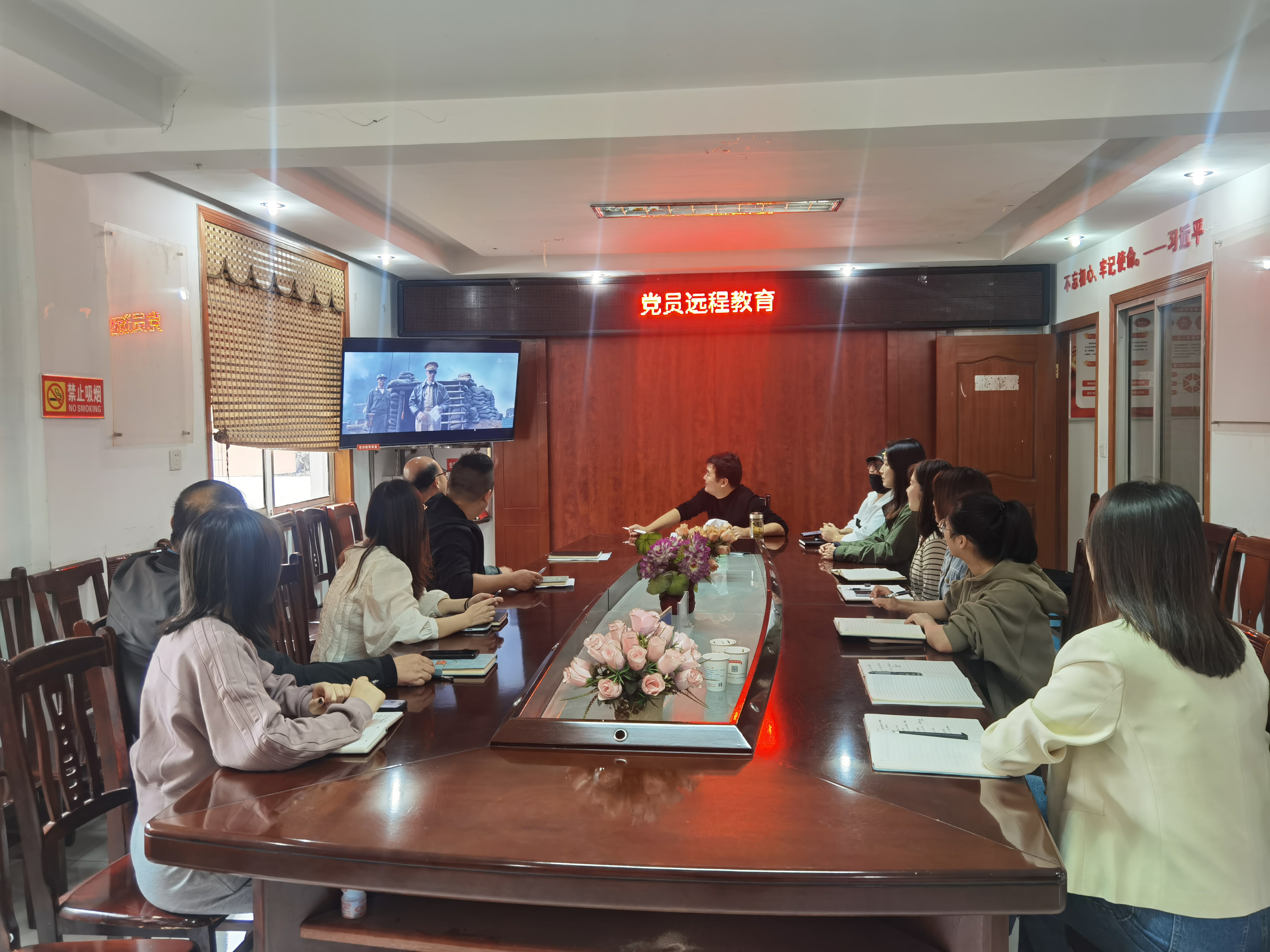 千秋街道西湖社區：組織黨員觀看“安徽黨員大課堂”