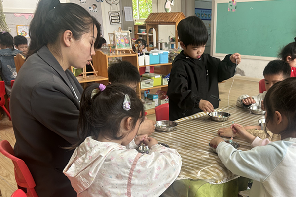 千秋街道胭脂山社區：開展“童心報春暉·社區筑幸福”母親節主題活動