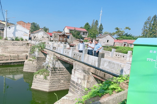 銅城鎮黨委趙書記督導古銅龍河改造工程