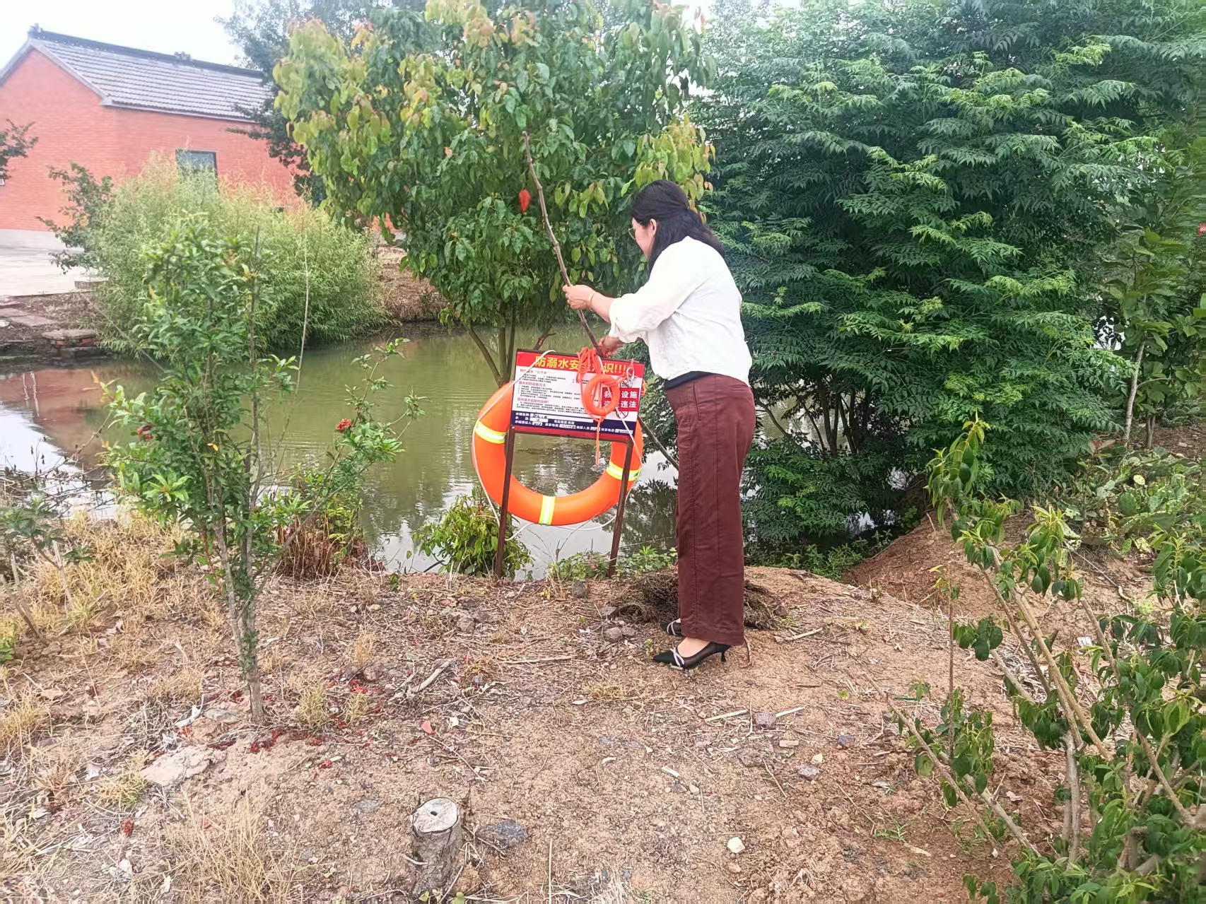 筑牢生命防線：光明村扎實推進防溺水工作