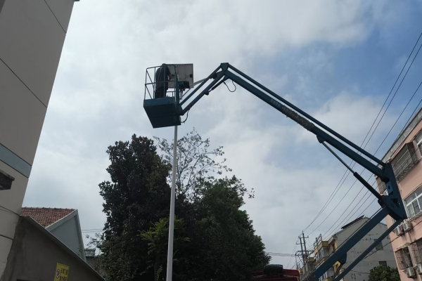 銅城鎮(zhèn)喬田社區(qū)：維修路燈保亮化 點亮群眾心聲