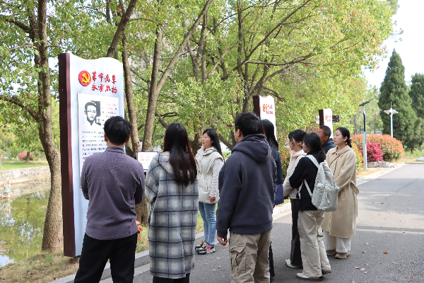 廣陵街道潯河社區：清明祭英烈 豐碑勵初心