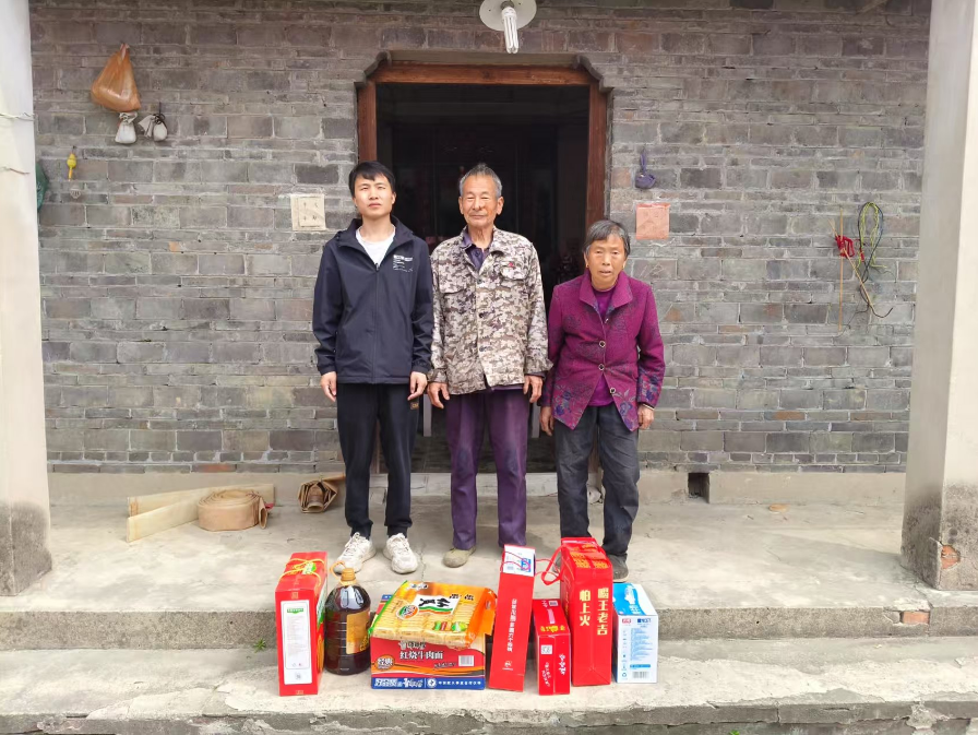 廣陵街道祝澗村：走訪慰問低保戶