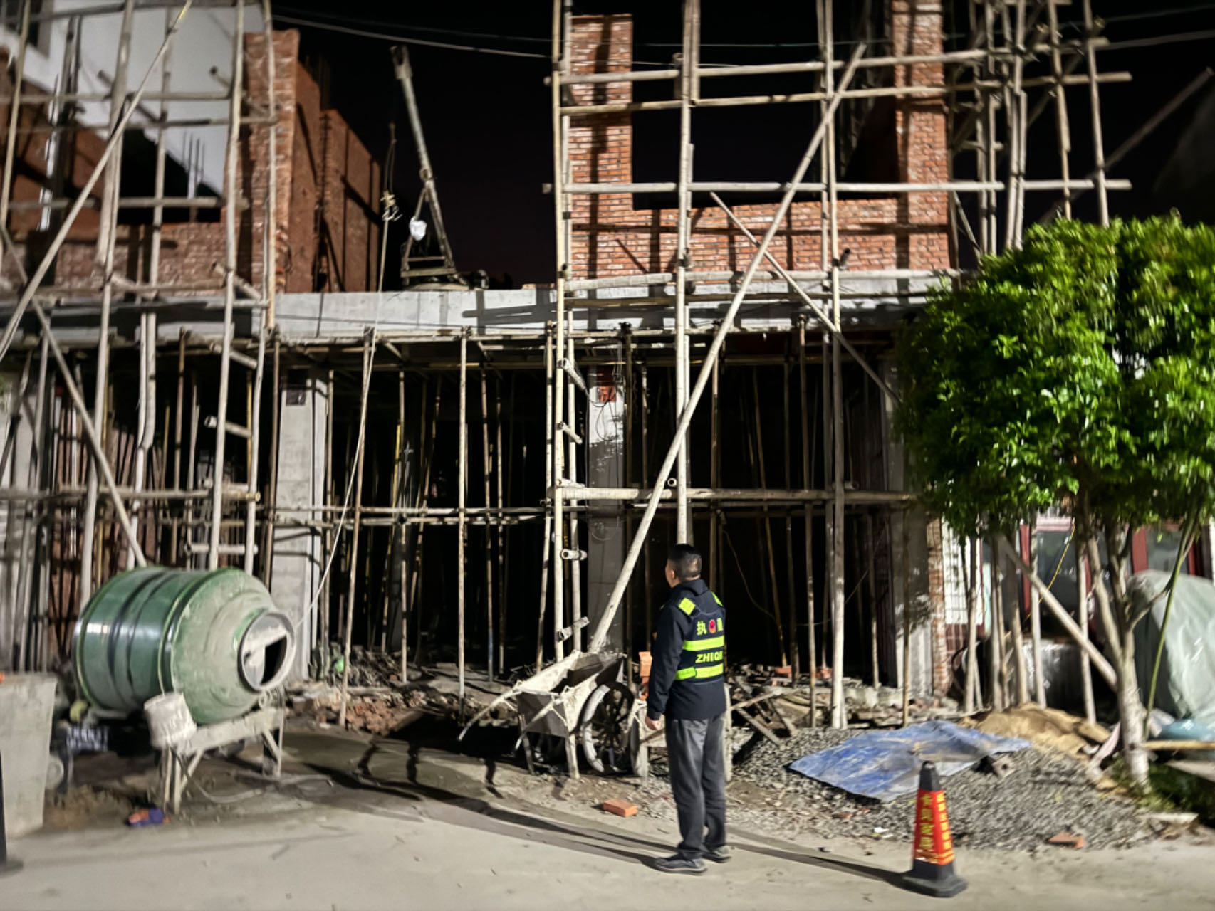 萬壽社區開展轄區安全排查工作