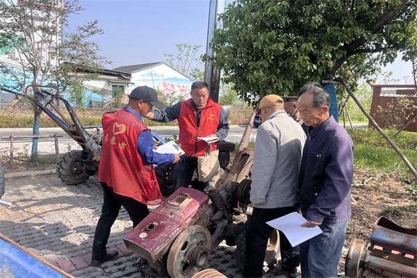 新街鎮峰陽村：農機報廢有補貼 更新換代正當時