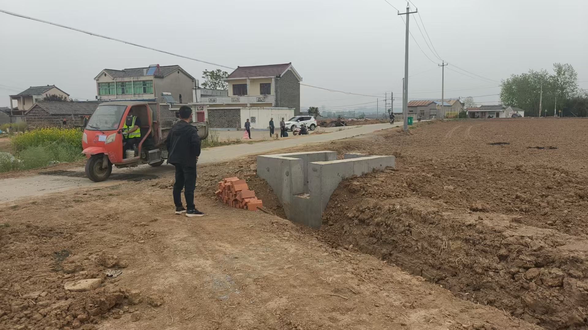 加裝進出水涵管，為農業生產帶來“活水”