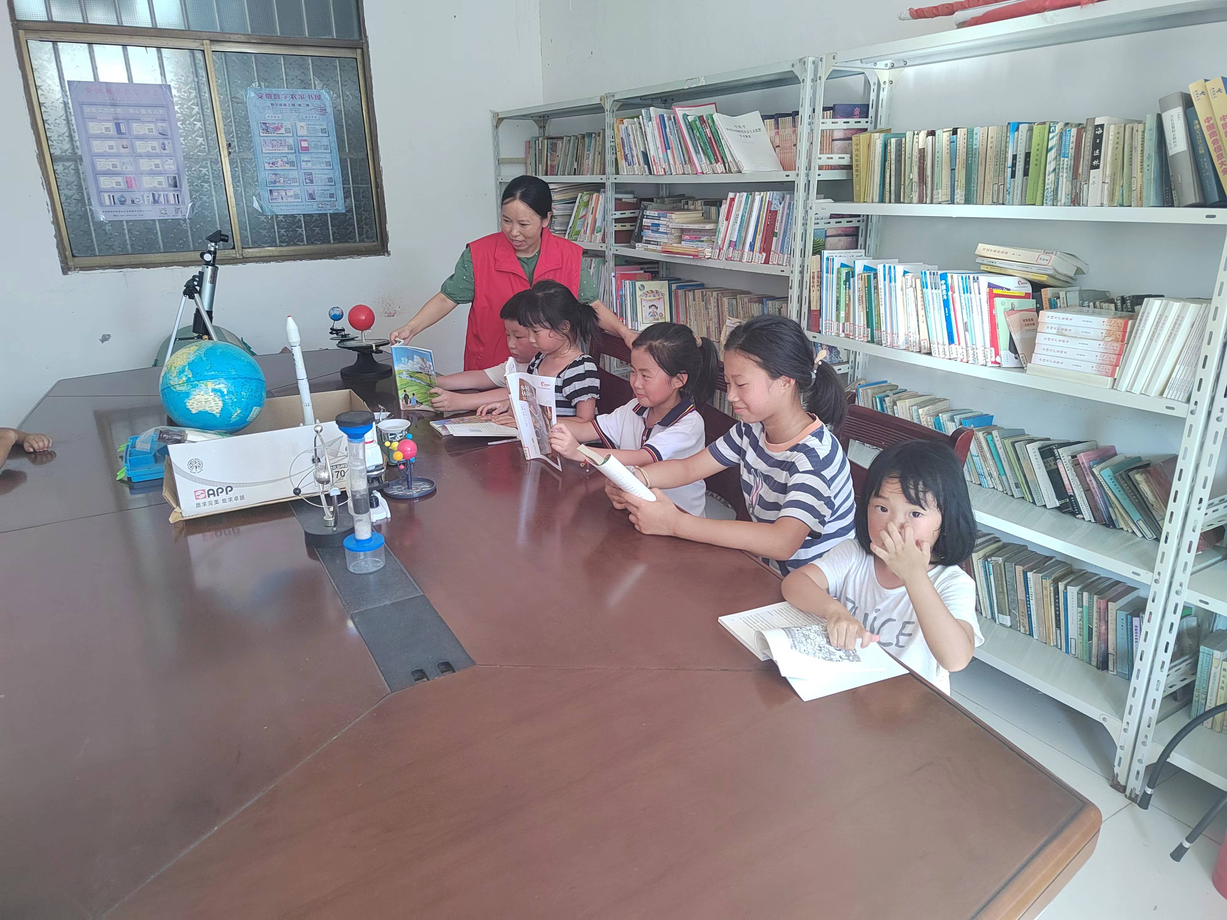 鮑橋村農(nóng)家書屋開展科普閱讀活動(dòng)